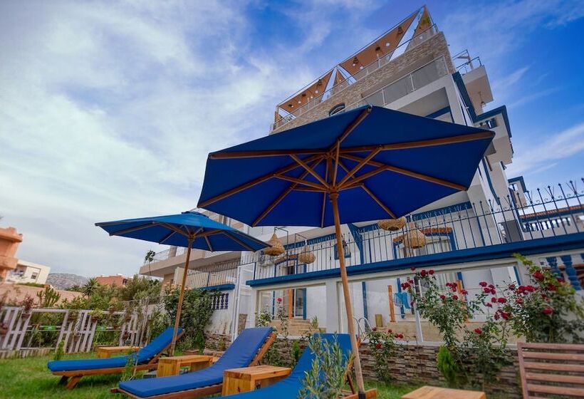 تختخواب و صبحانه Blue Wave Lodge