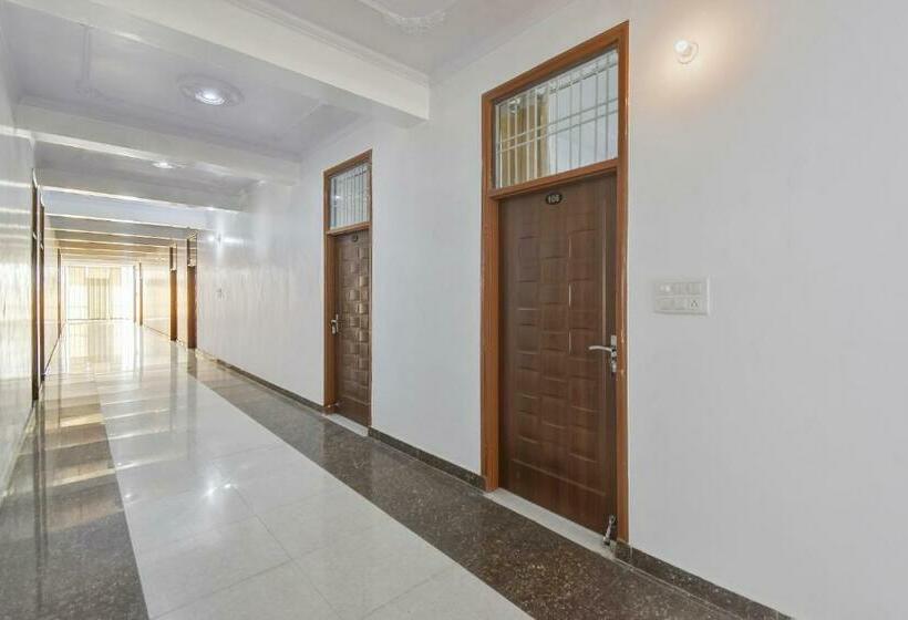 Collection O Hotel Gulmohar