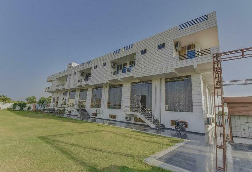 Collection O Hotel Gulmohar