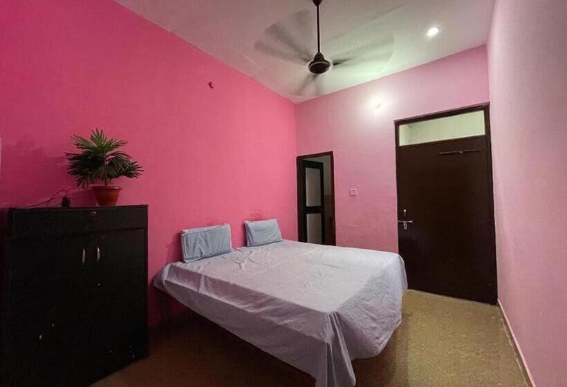 בית מלון כפרי Oyo 89581 Hidden Terrace