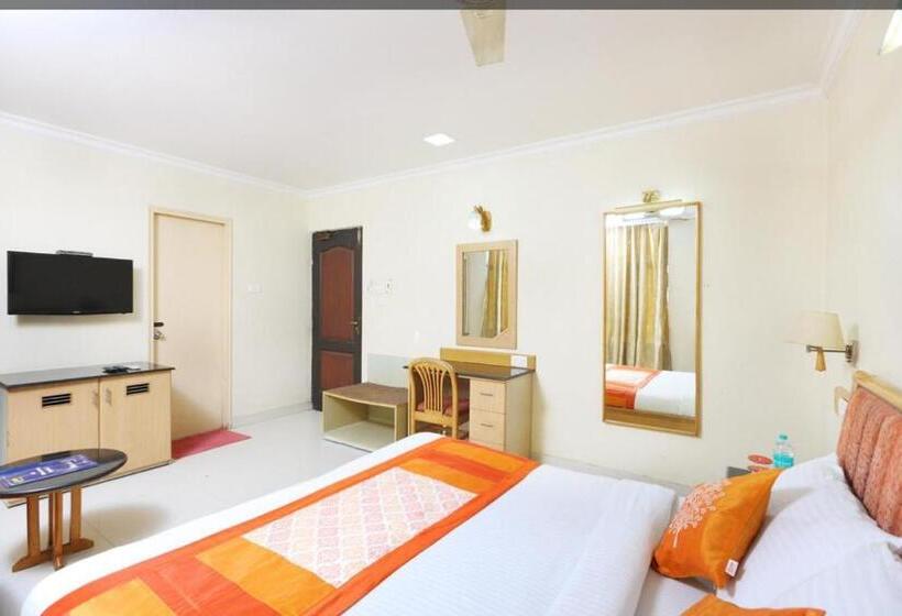 Nakshatree Hotels, Maruthi Residency  Mogappair