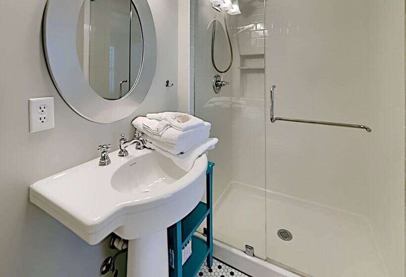 Sea Haunts #6b   Family Tides