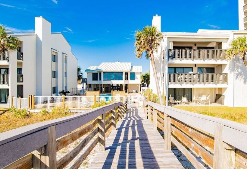 Shipwatch Surf & Yacht By Southern Vacation Rentals