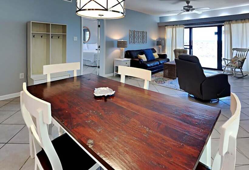 Shipwatch Surf & Yacht By Southern Vacation Rentals