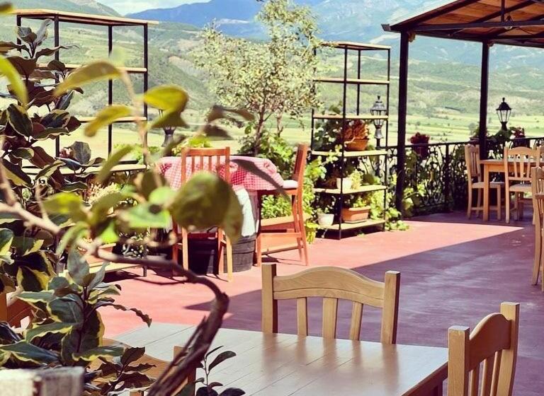 הוסטל Bujtina Te Xhako