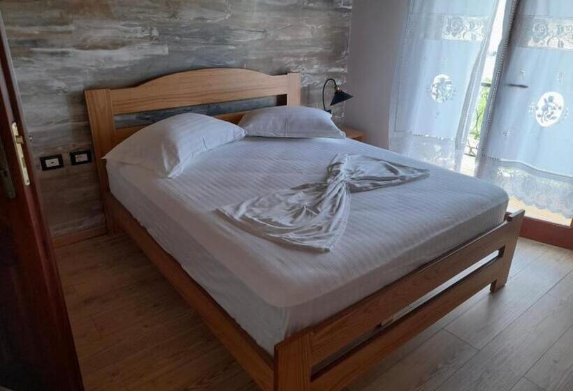 הוסטל Bujtina Te Xhako