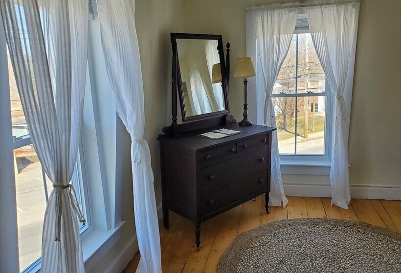 فندق صغير The Cornish Inn