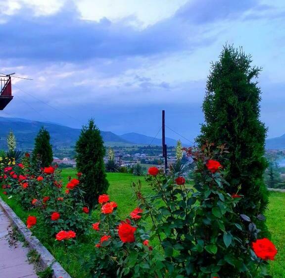 ベッドアンドブレックファースト Guest House Ijevan S Garden