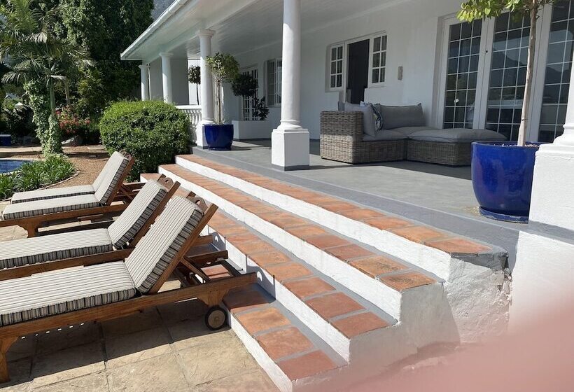 تختخواب و صبحانه Mirabelle Guesthouse