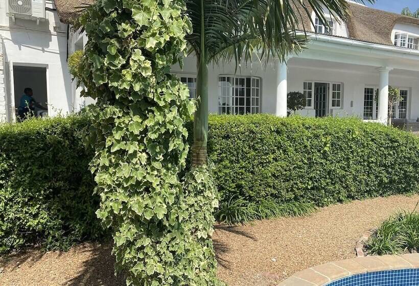 تختخواب و صبحانه Mirabelle Guesthouse