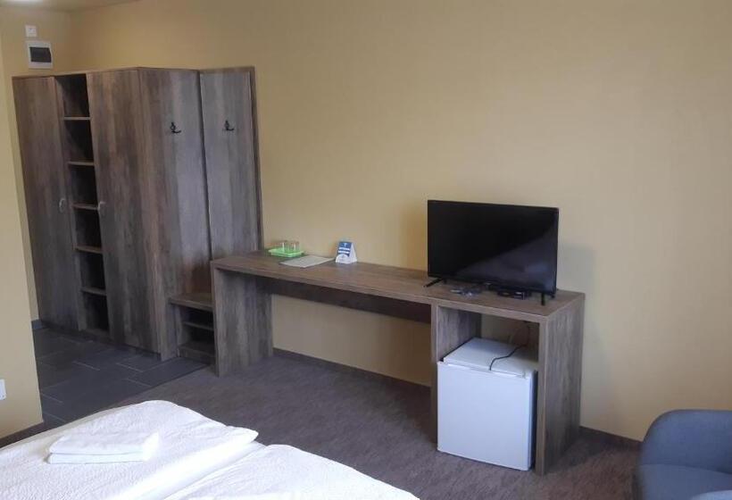 ベッドアンドブレックファースト Nosztalgia Resort