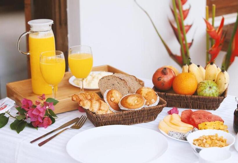 تختخواب و صبحانه Santa Maria, Trivandrum An Airport Boutique By The Sea