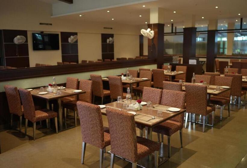 Greenleaf The Resort & Spa, Ganpatipule