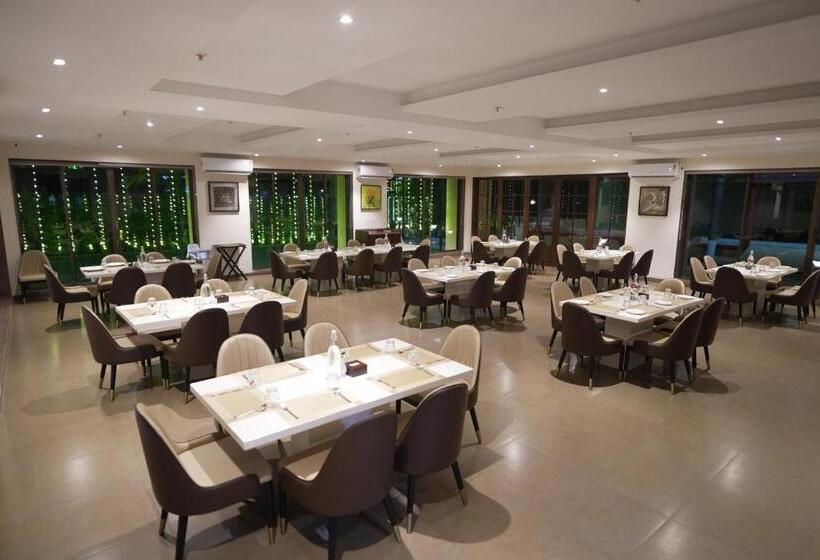 Greenleaf The Resort & Spa, Ganpatipule