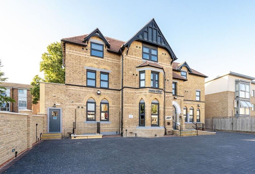 בית מלון כפרי Dc, Stratford