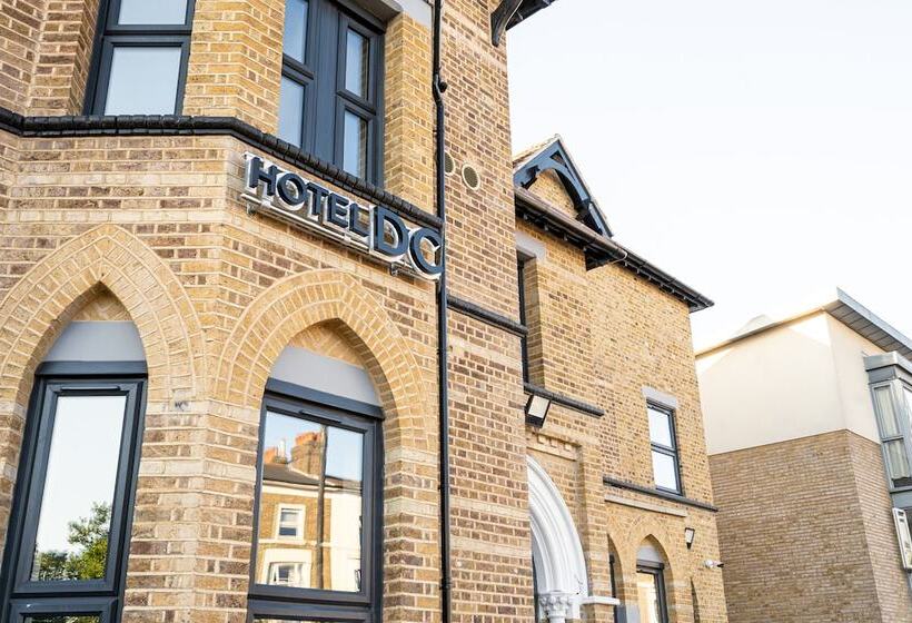 בית מלון כפרי Dc, Stratford