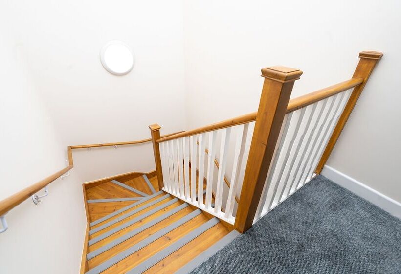 בית מלון כפרי Dc, Stratford