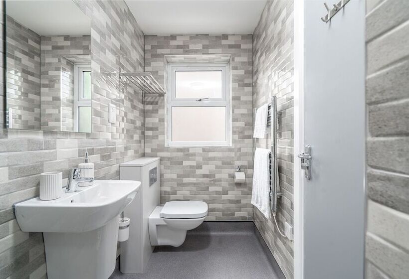 בית מלון כפרי Dc, Stratford