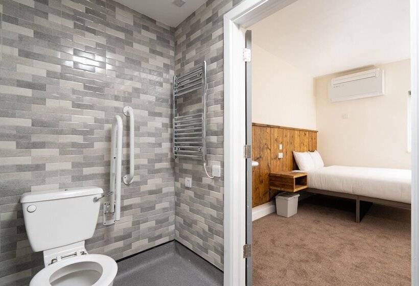 בית מלון כפרי Dc, Stratford