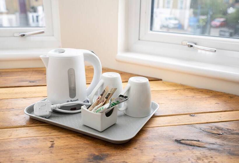 בית מלון כפרי Dc, Stratford