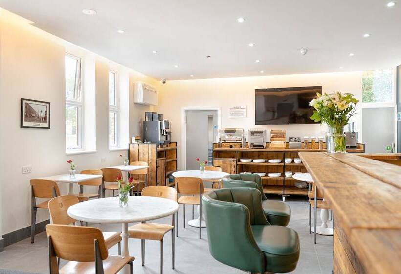 בית מלון כפרי Dc, Stratford