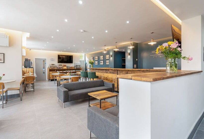 בית מלון כפרי Dc, Stratford