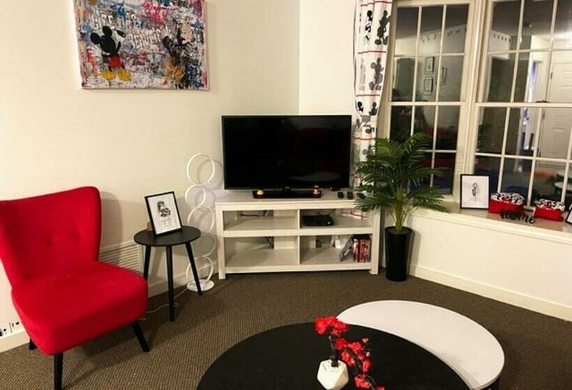 فندق Disney Magic At Jiminy Mountain