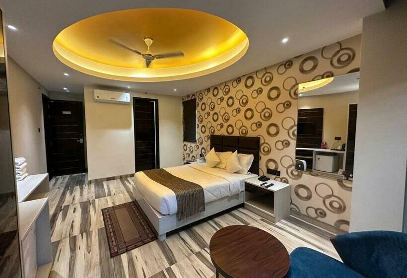 فندق Hardik Palacio