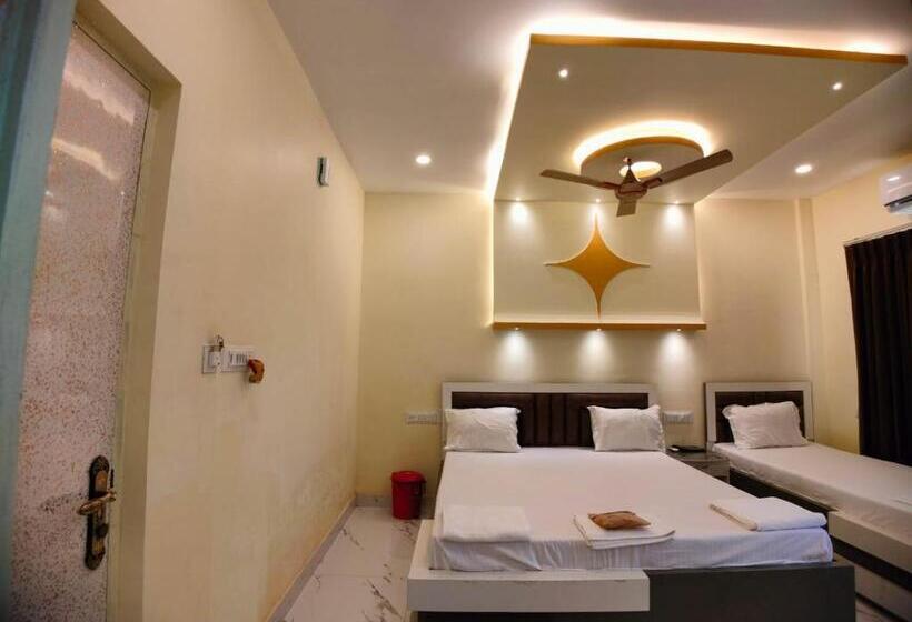 호텔 Hindusthan Inn   On Beach