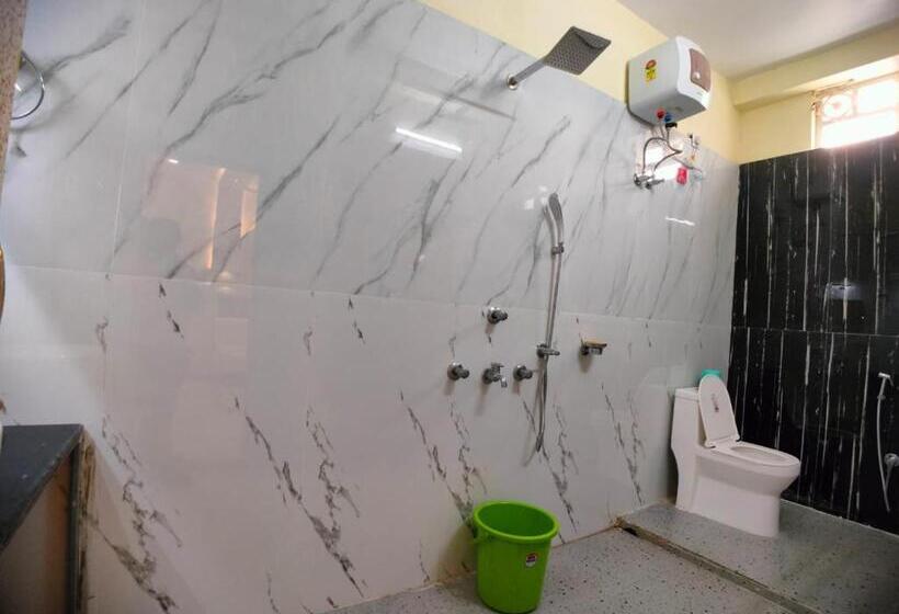 호텔 Hindusthan Inn   On Beach