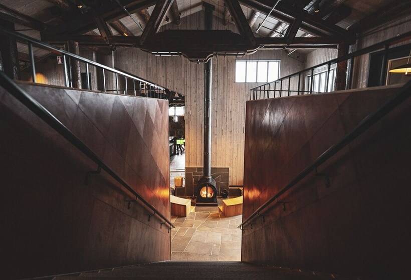 בית מלון כפרי Niehku Mountain Villa