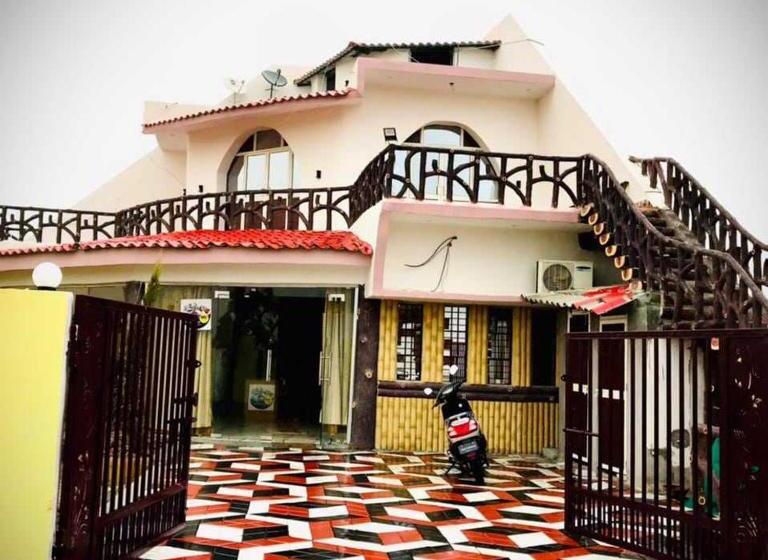 酒店 Oyo 90375 Riyasat Cottage