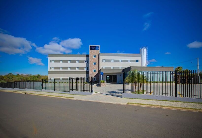 ホテル Slaviero Ponta Grossa