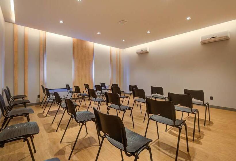 ホテル Slaviero Ponta Grossa