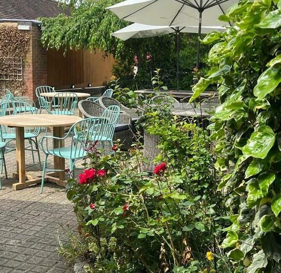 酒店 The Coach And Horses