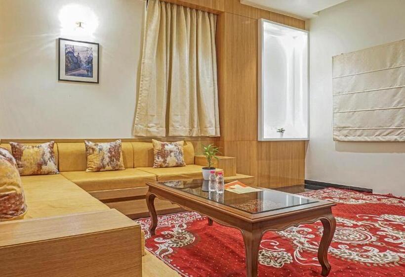 ホテル Treebo The Utsav, Nashik