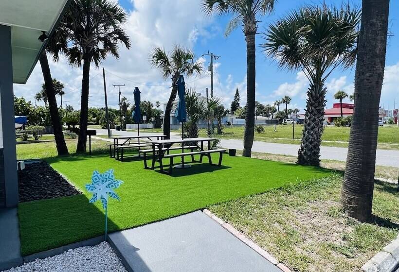 فندق على الطريق 1915 Beach Club