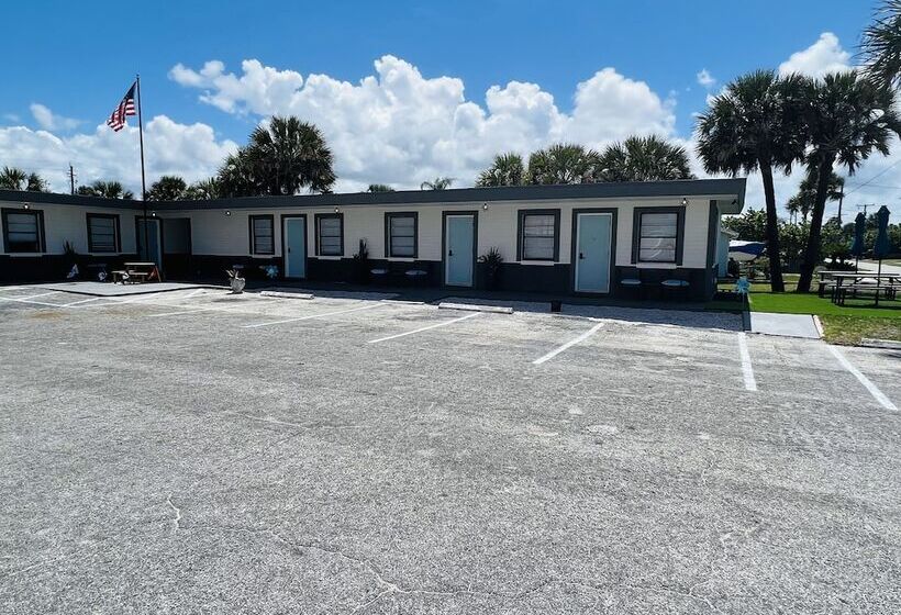 فندق على الطريق 1915 Beach Club