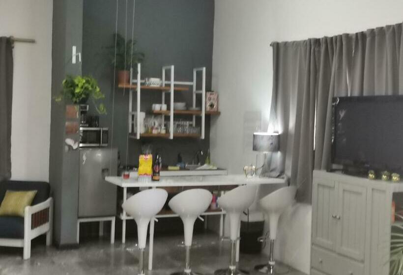 پانسیون Michelle S Place