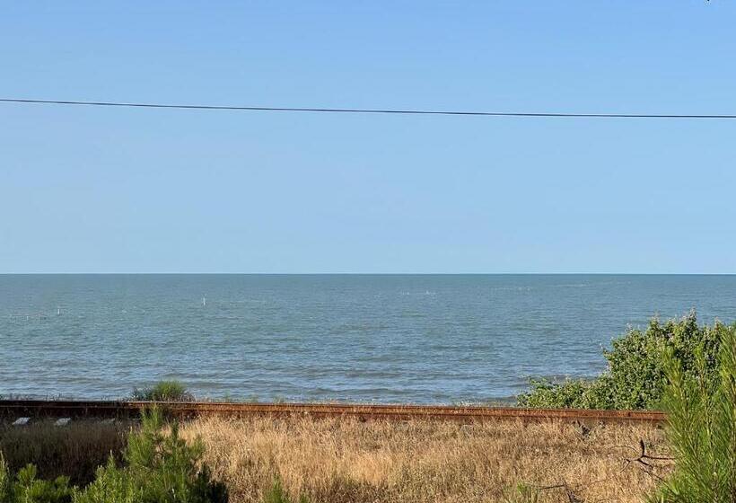 پانسیون Riva Seaside House