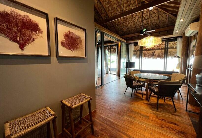 リゾートホテル Sealord Naithon Beachfront Villa
