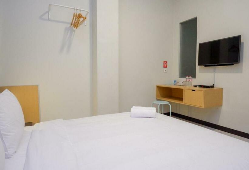 Sans Hotel Good Wish Semarang