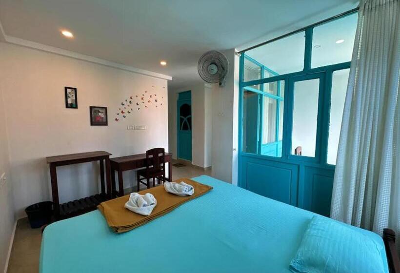Soul Hostels, Varkala   Black Beach