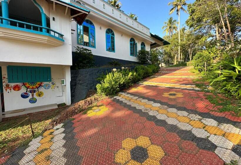 Soul Hostels, Varkala   Black Beach