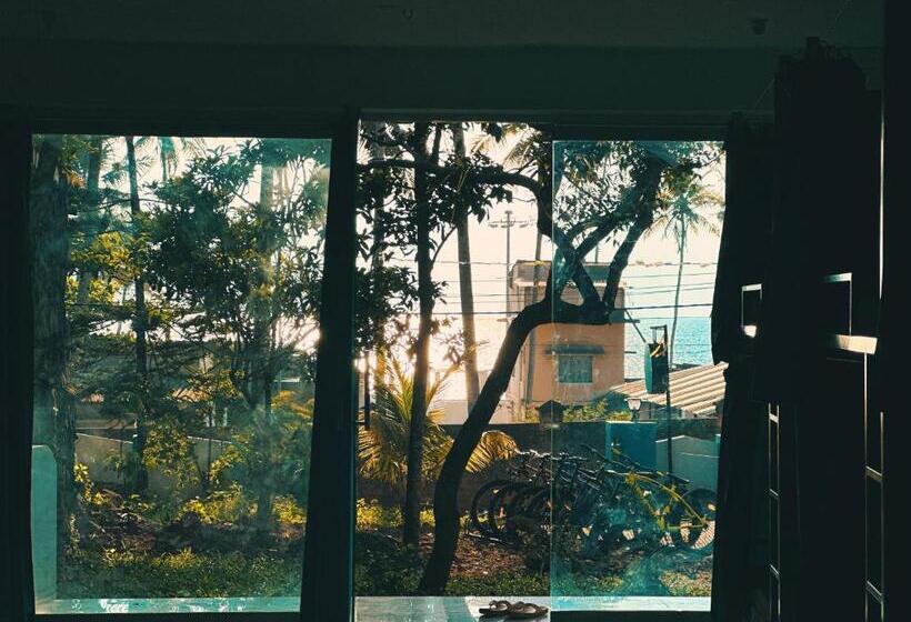 Soul Hostels, Varkala   Black Beach