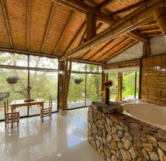 هتل Oru Campestre