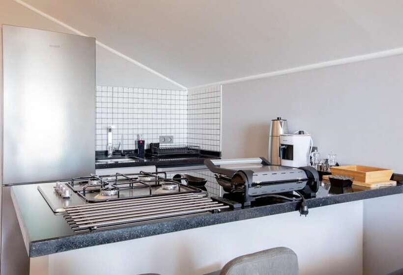 Luxury Flat With Jacuzzi On The Balcony In Kas