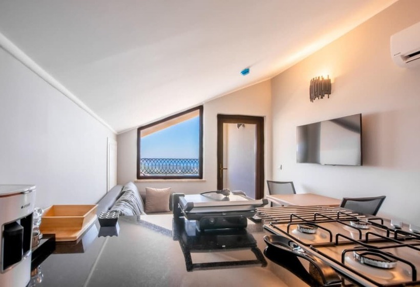 Luxury Flat With Jacuzzi On The Balcony In Kas