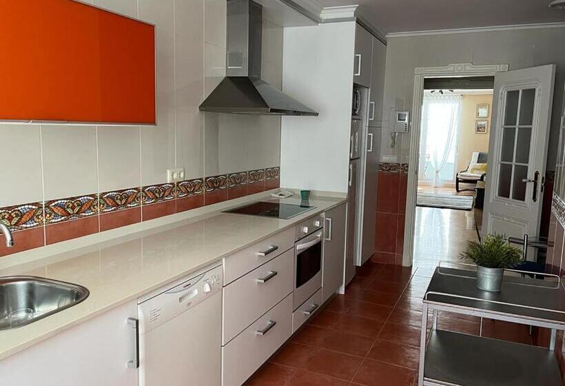 Piso En El Centro De Laredo A Pie De Playa