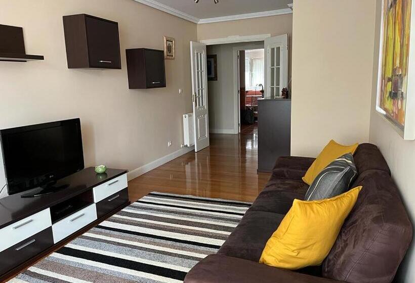 Piso En El Centro De Laredo A Pie De Playa